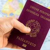 Non capisce l'italiano, il sindaco 'congela' la consegna della cittadinanza Non capisce l'italiano, il sindaco 'congela' la consegna della cittadinanza