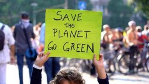 Fridays for Future, oggi 20 città scendono in piazza per il clima