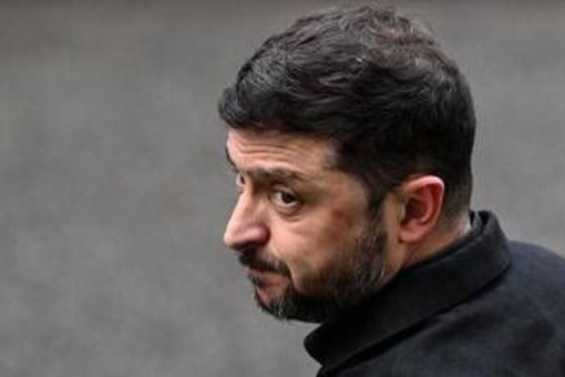 Ucraina, Zelensky a Berlino: &quot;Cerco sostegno Usa per congelare linea fronte&quot;