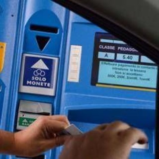 Carburanti, pedaggi, Rc auto: "Aumenti a raffica nel 2026"