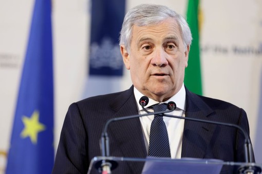 Dazi, Tajani “Ddobbiamo trattare a testa alta”