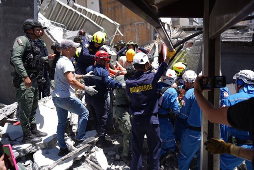 Colombia, si aggrava il bilancio del terremoto, oltre 130 vittime e 570 feriti Colombia, si aggrava il bilancio del terremoto, oltre 130 vittime e 570 feriti