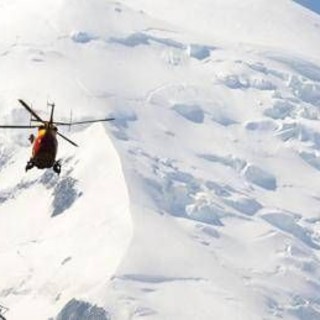 Valanga a Courmayeur, morto anche terzo sciatore Valanga a Courmayeur, morto anche terzo sciatore
