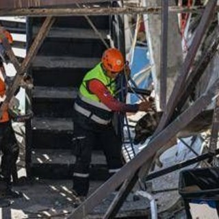 Terremoto nelle Filippine, bilancio vittime sale ad almeno 45 morti Terremoto nelle Filippine, bilancio vittime sale ad almeno 45 morti