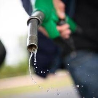 Carburanti, salgono i prezzi di benzina e gasolio. Schizzano quotazioni Carburanti, salgono i prezzi di benzina e gasolio. Schizzano quotazioni