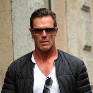 Cipollini inaugura pista ciclabile in Puglia. Ma scoppia la polemica