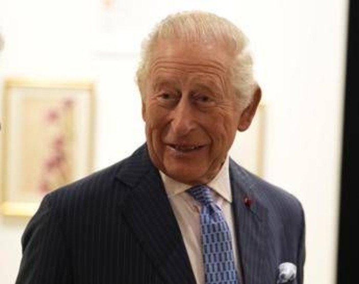 Re Carlo costruirà un'enorme vasca di letame vicino alla casa di William