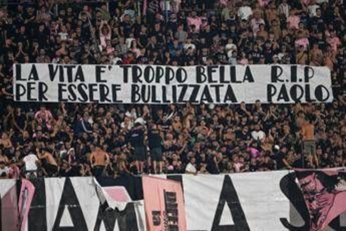 Suicidio 14enne a Latina, l'ufficio scolastico: "Nessuna conclusione disciplinare anticipata" Suicidio 14enne a Latina, l'ufficio scolastico: "Nessuna conclusione disciplinare anticipata"