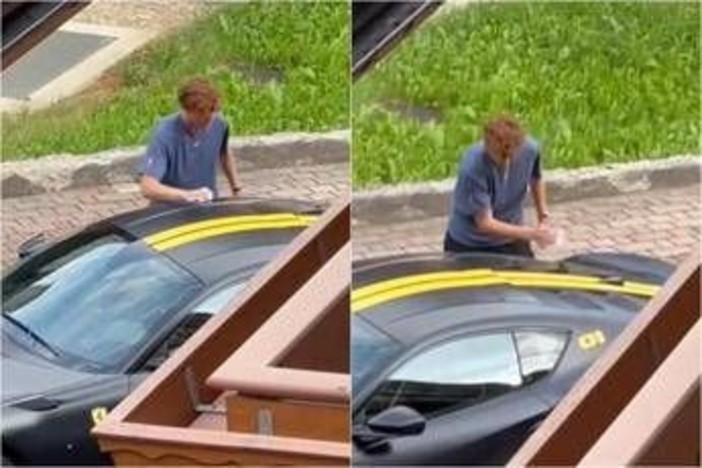 Sinner versione... self service: pulisce a mano la sua Ferrari