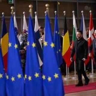 Ucraina, Ue approva nuove sanzioni contro la Russia. Zelensky: &quot;Più pressione per cessate il fuoco&quot;