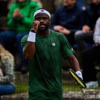 Tennis, Cerundolo vince il Queen's. Tiafoe trionfa ad Halle e vola a Wimbledon da top 20 Tennis, Cerundolo vince il Queen's. Tiafoe trionfa ad Halle e vola a Wimbledon da top 20