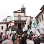A Pontida l’ultimo saluto dei militanti leghisti a Bossi A Pontida l’ultimo saluto dei militanti leghisti a Bossi