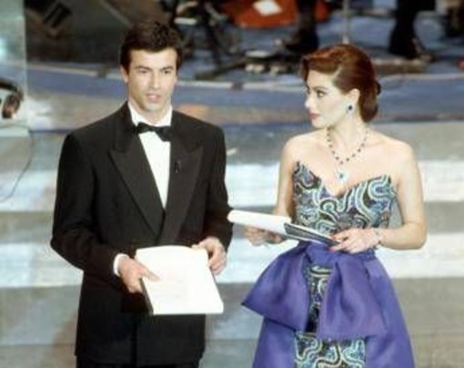 Sanremo e l'attacco all'Iran, quando il festival fa i conti con la guerra: i precedenti