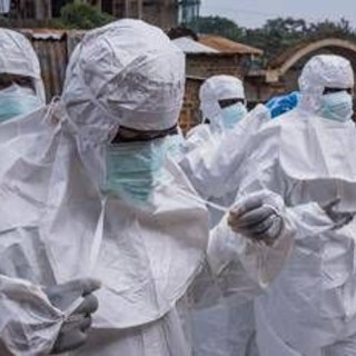 Ebola, dottoressa italiana in rientro dal Congo: è entrata in contatto con pazienti contagiati Ebola, dottoressa italiana in rientro dal Congo: è entrata in contatto con pazienti contagiati