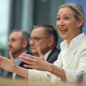Ucraina, linea dura Afd: "Via gli ucraini dalla Germania, stop ai soldi per Kiev" Ucraina, linea dura Afd: "Via gli ucraini dalla Germania, stop ai soldi per Kiev"