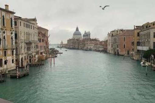 Casa, una famiglia 'normale' può comprare 18 metri: i dati e la classifica