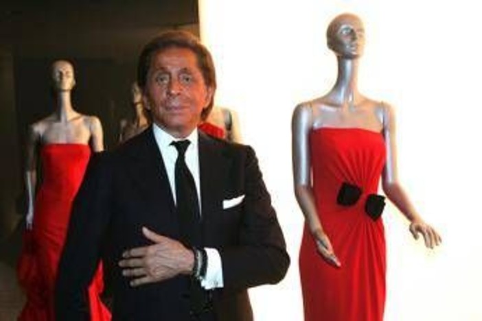 È morto Valentino, Meloni: "Maestro di stile ed eleganza, l'Italia perde una leggenda"