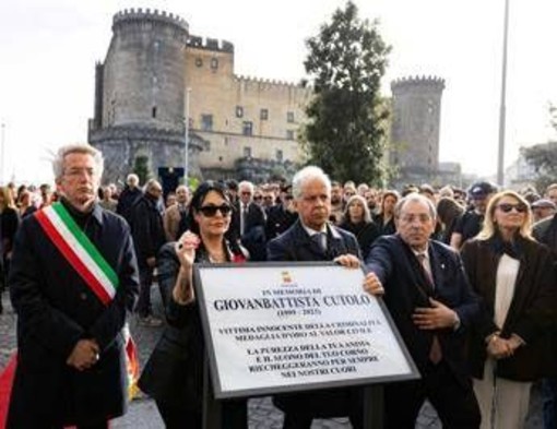 Napoli, deturpata la targa per Giogiò. La mamma: &quot;Avevo denunciato videochiamate killer dal carcere&quot;