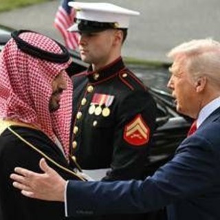 Bin Salman alla Casa Bianca da Trump, accordo da 1 trilione di dollari Bin Salman alla Casa Bianca da Trump, accordo da 1 trilione di dollari