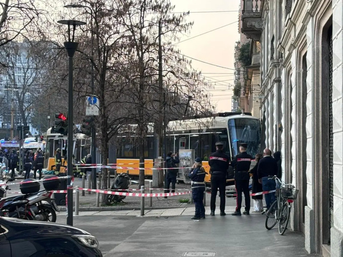 Tram deragliato a Milano, si aggrava bilancio un morto e una quarantina di feriti