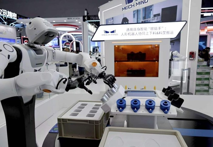 Cina, il settore IA cresce del 40% nel 2025