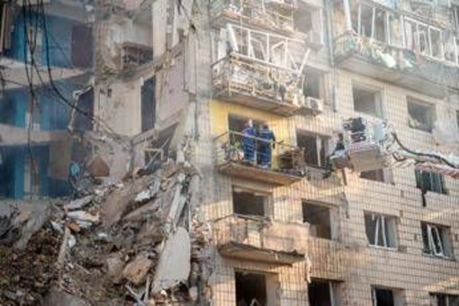 Ucraina, nella notte massiccio attacco di droni su Kiev