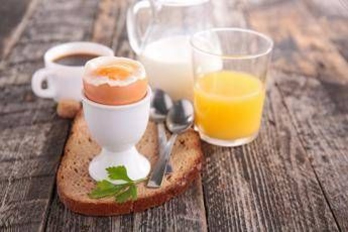 La colazione può aiutare il cuore, i cibi utili e quanto bisogna mangiare La colazione può aiutare il cuore, i cibi utili e quanto bisogna mangiare