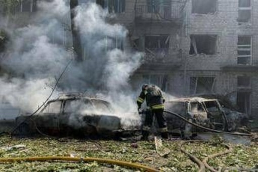 Ucraina, nuovi raid su Kiev e Zaporizhzhia. Zelensky: "Russia ha utilizzato missili balistici nordcoreani" Ucraina, nuovi raid su Kiev e Zaporizhzhia. Zelensky: "Russia ha utilizzato missili balistici nordcoreani"