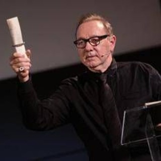 Kevin Spacey senza fissa dimora: "Vivo in Airbnb e in hotel, vado dove c'è lavoro" Kevin Spacey senza fissa dimora: "Vivo in Airbnb e in hotel, vado dove c'è lavoro"