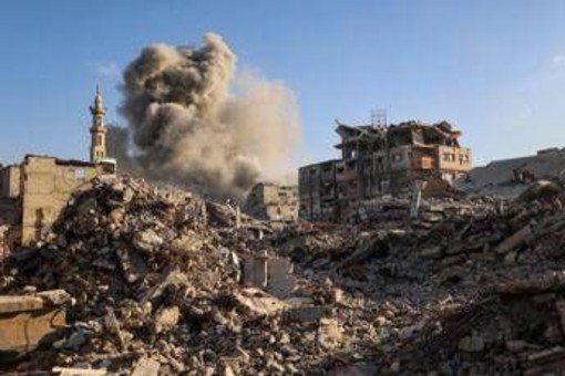 Gaza, raid di Israele: "Hamas ha violato tregua". Cessate il fuoco ripristinato Gaza, raid di Israele: "Hamas ha violato tregua". Cessate il fuoco ripristinato