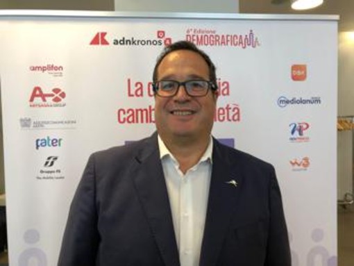 Previdenza, Durigon: "Sostenere la spesa pensionistica facendo rimanere in Italia i giovani" Previdenza, Durigon: "Sostenere la spesa pensionistica facendo rimanere in Italia i giovani"