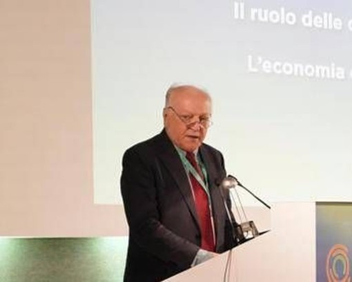 Sostenibilità, Ronchi (Fond. sviluppo sostenibile): "Economia circolare strategica per sicurezza e competitività" Sostenibilità, Ronchi (Fond. sviluppo sostenibile): "Economia circolare strategica per sicurezza e competitività"