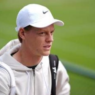 Sinner, domani esordio a Wimbledon 2025: orario e come vederlo in tv