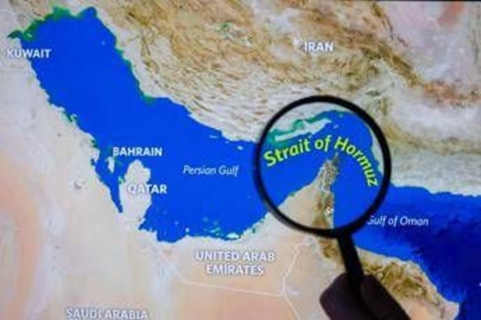 Iran, l'esperto: "Pedaggi e restrizioni a Hormuz senza base nel diritto internazionale" Iran, l'esperto: "Pedaggi e restrizioni a Hormuz senza base nel diritto internazionale"