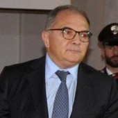 Mafia, la denuncia di de Lucia: "Sistema carcerario non funziona. Boss continuano a comandare"