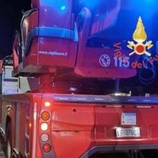 Roma, finisce con lo scooter contro guardrail: morto 56enne