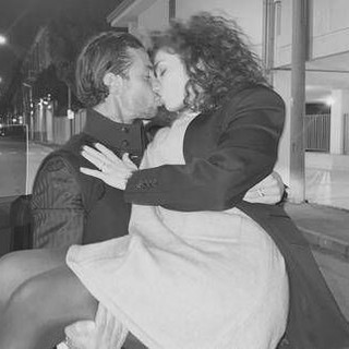 Raffaella Fico ha perso il bimbo, il messaggio di Armando Izzo: "Dolore immenso" Raffaella Fico ha perso il bimbo, il messaggio di Armando Izzo: "Dolore immenso"