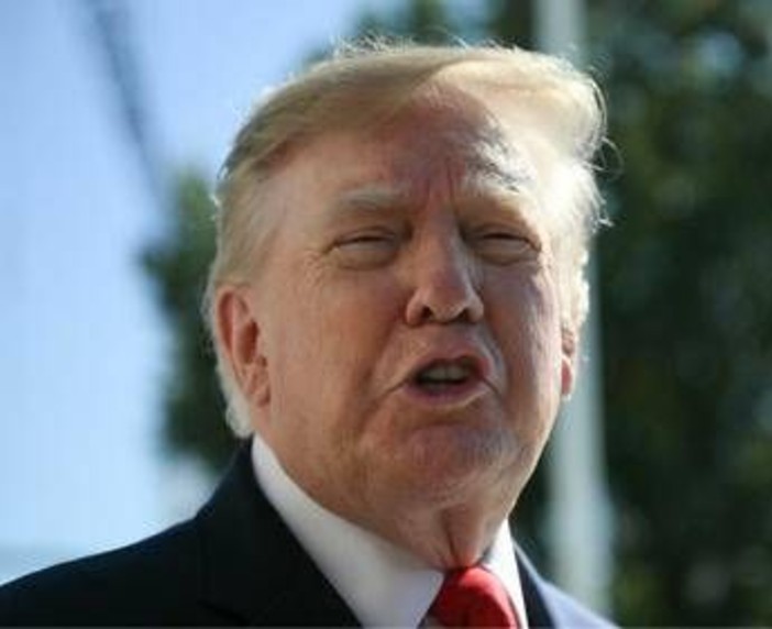"Trump venga in tribunale e risponda alle domande", il presidente convocato al processo contro la Bbc "Trump venga in tribunale e risponda alle domande", il presidente convocato al processo contro la Bbc