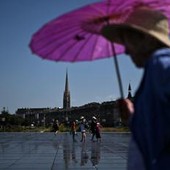 Caldo in Europa, in Italia 16 città in allerta. In Francia il giorno più caldo di sempre. Oms: "E' emergenza sanitaria"