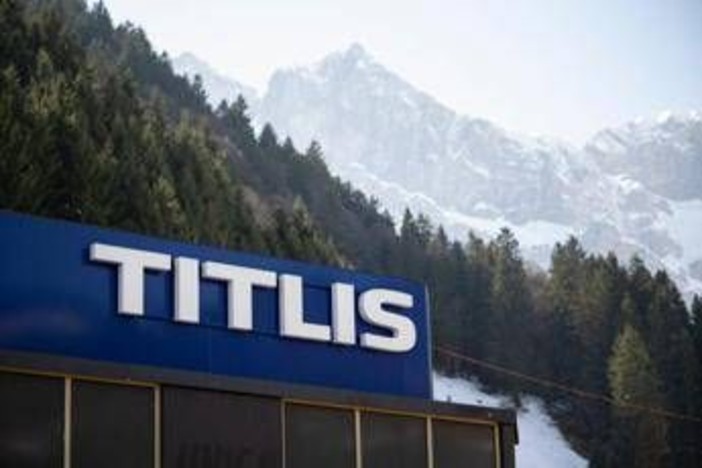 Svizzera, cabinovia precipita per il forte vento: almeno un morto a Engelberg