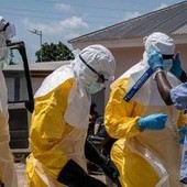 Ebola, Save the Children: "Virus avanti a velocità mai vista prima. Un morto su 4 è un bambino" Ebola, Save the Children: "Virus avanti a velocità mai vista prima. Un morto su 4 è un bambino"