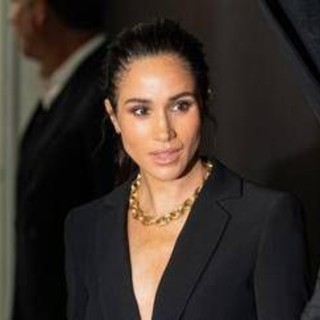 Meghan Markle torna a recitare, la duchessa già sul set per 'Close Personal Friends' Meghan Markle torna a recitare, la duchessa già sul set per 'Close Personal Friends'