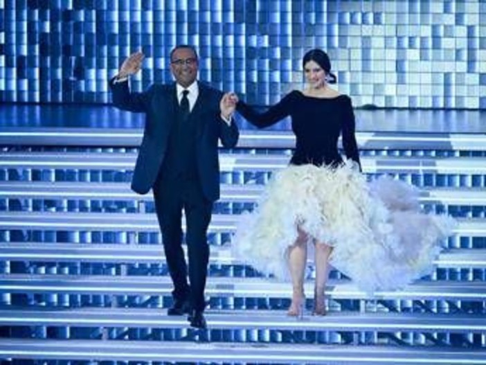 Sanremo, ascolti quarta serata: 10,7 milioni di spettatori e 65,6% di share Sanremo, ascolti quarta serata: 10,7 milioni di spettatori e 65,6% di share