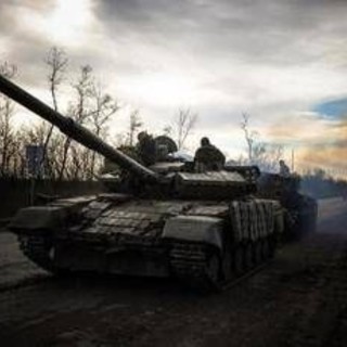 Ucraina, Mosca costringe Kiev a concessioni su tempi e luogo negoziati: l'analisi