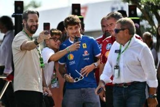 Gp Monza, le 'follie' dei tifosi Ferrari: &quot;Tremila euro per vedere Hamilton e Leclerc&quot;