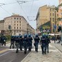 Scontri ai cortei, Mattarella: "Ovunque violenze inaccettabili, solidarietà alle forze dell'ordine" Scontri ai cortei, Mattarella: "Ovunque violenze inaccettabili, solidarietà alle forze dell'ordine"