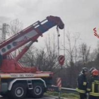 Incidente a Pordenone, bus di studenti finisce in un fosso: 3 feriti Incidente a Pordenone, bus di studenti finisce in un fosso: 3 feriti