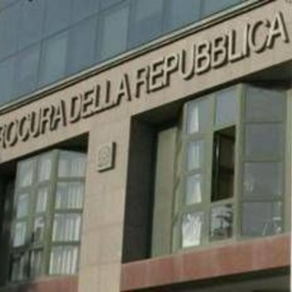 Armi alla Colombia, archiviate a Napoli accuse per D'Alema e Profumo