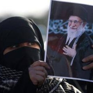 Iran, si muove l'Europa. Francia, Germania e Gb "pronte a azioni difensive"