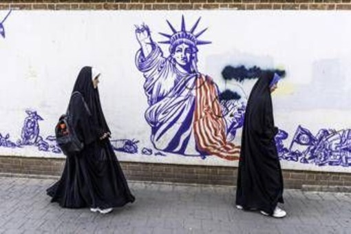 Iran, Trump: "Accordo? Preferirei firmare ma non ho fretta" Iran, Trump: "Accordo? Preferirei firmare ma non ho fretta"